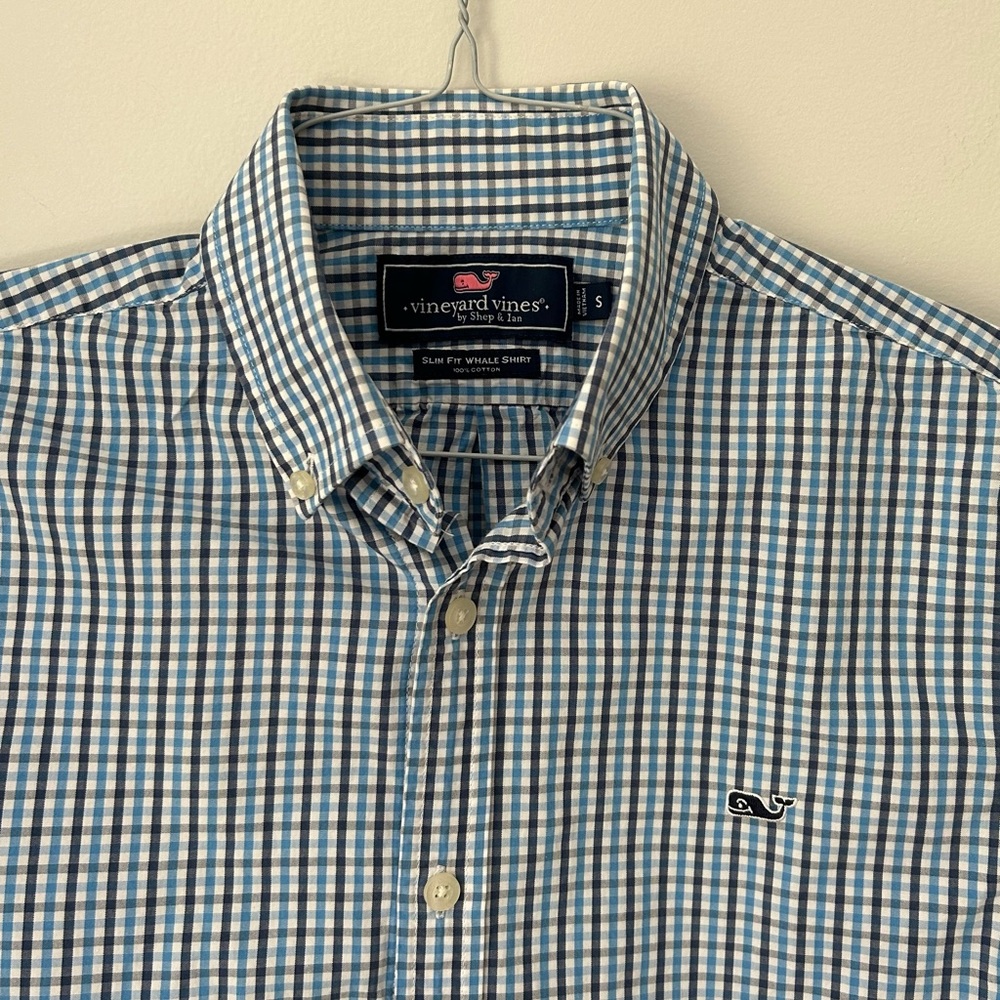 Vineyard Vines Men’s Button Down Dress Shirt. Size- Small.